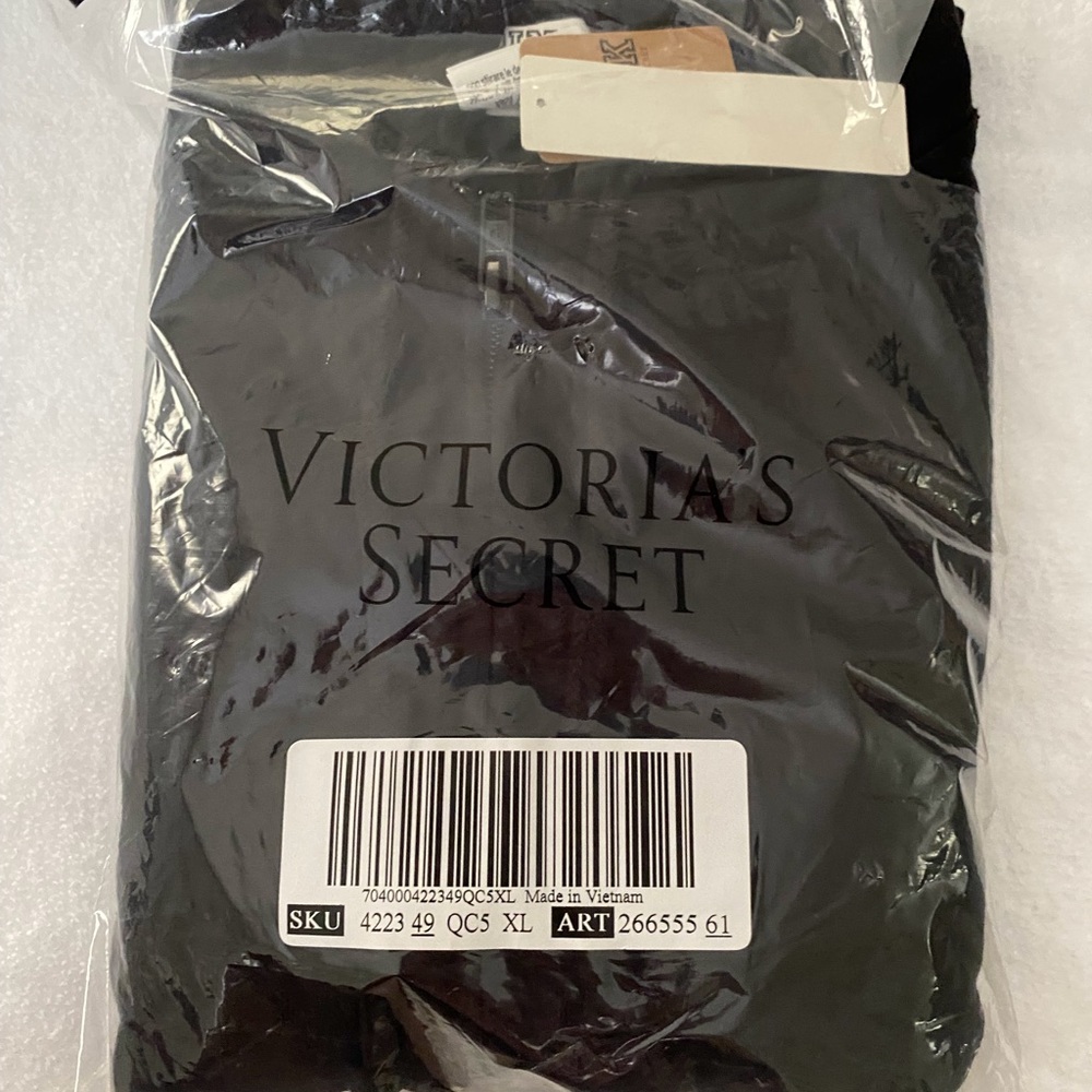 PINK Victoria's Secret Black Hoodie - Picture 4 of 5